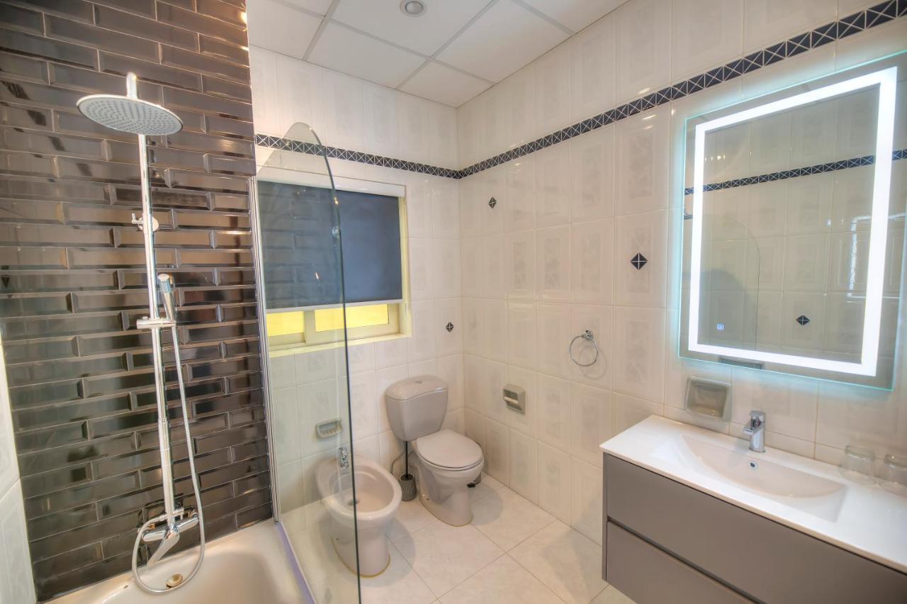 Beautifully Furnished Seafront 4 Bedrooms Goslm-4 Sliema Eksteriør bilde