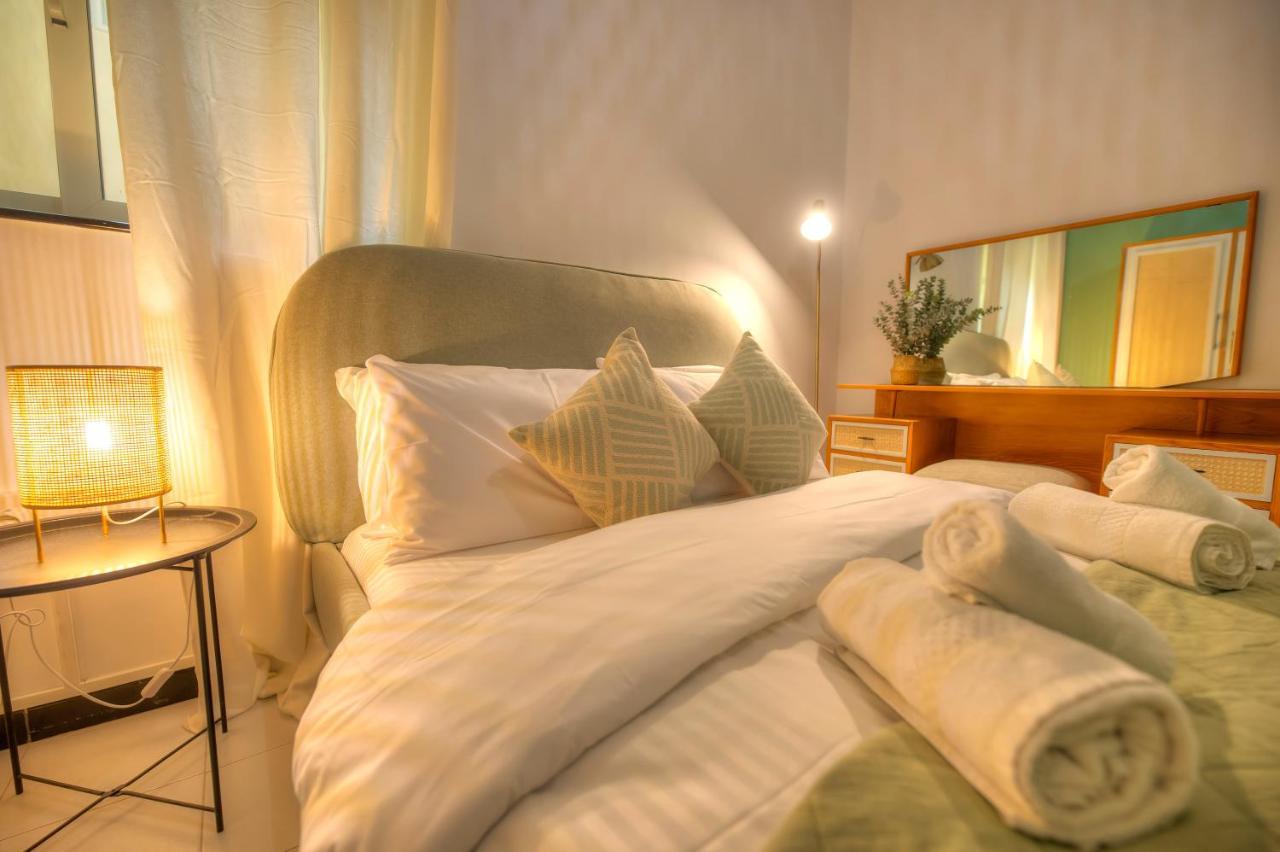 Beautifully Furnished Seafront 4 Bedrooms Goslm-4 Sliema Eksteriør bilde