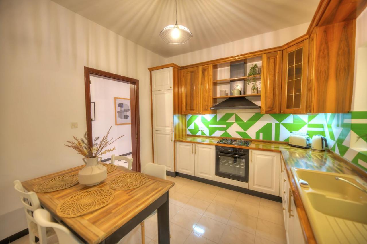 Beautifully Furnished Seafront 4 Bedrooms Goslm-4 Sliema Eksteriør bilde